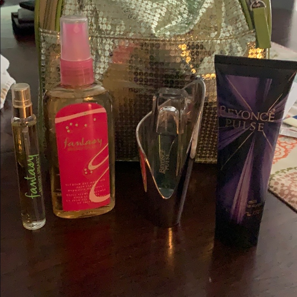 Beyonce. & Britney Spears set